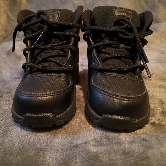 Nike boots - Picture 2 of 3